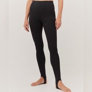 Pact organic Women's Black Brushed Stirrup Leggings